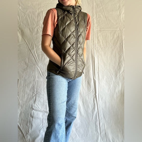 Reversible Gerry Puffer Vest - Picture 5 of 13